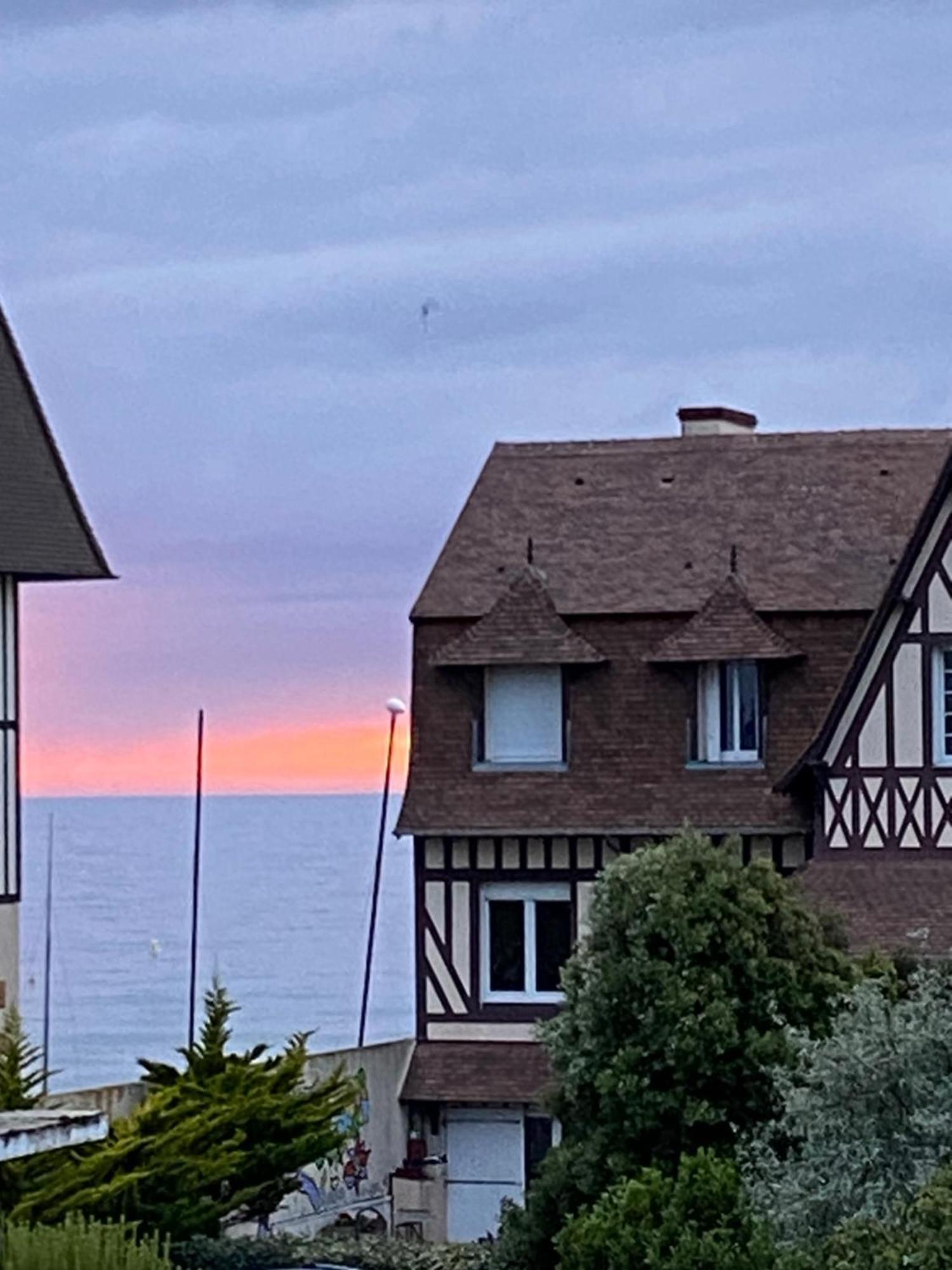 Appartement 65M2 Avec Balcon Vues Partielles Mer A 150M De La Plage Et Centre, Wifi Et Parking Prive 布伦维尔索梅 外观 照片