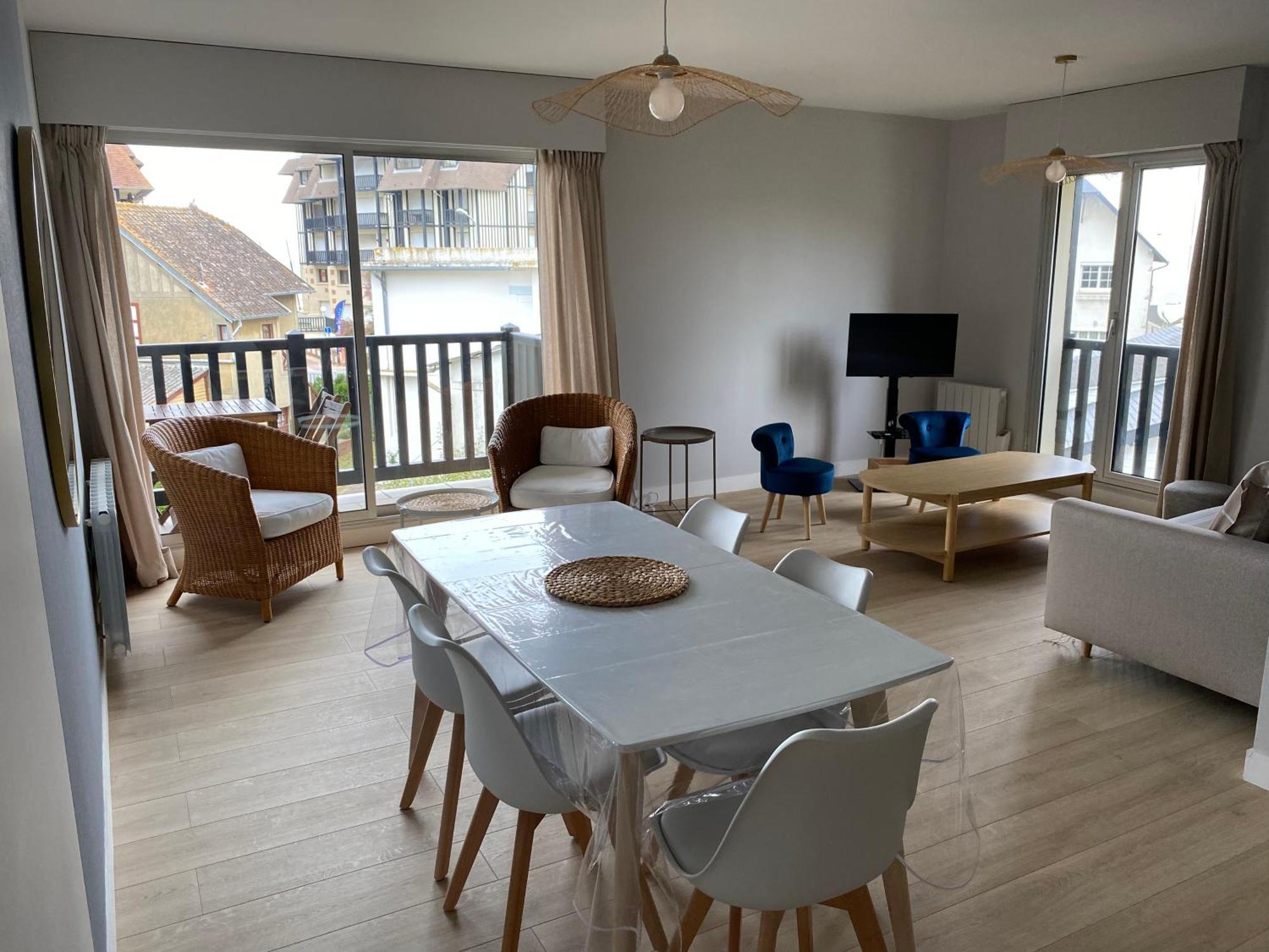 Appartement 65M2 Avec Balcon Vues Partielles Mer A 150M De La Plage Et Centre, Wifi Et Parking Prive 布伦维尔索梅 外观 照片